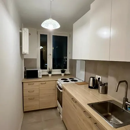 In - G5 * Warszawa